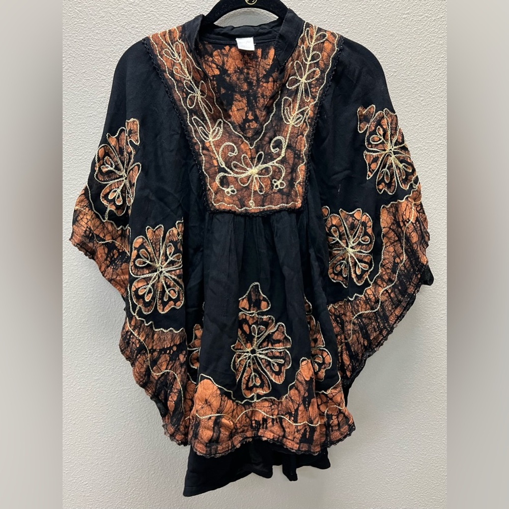 Ana & Kate - One Size Fits Most - Embroidered Black and Orange Women's Top